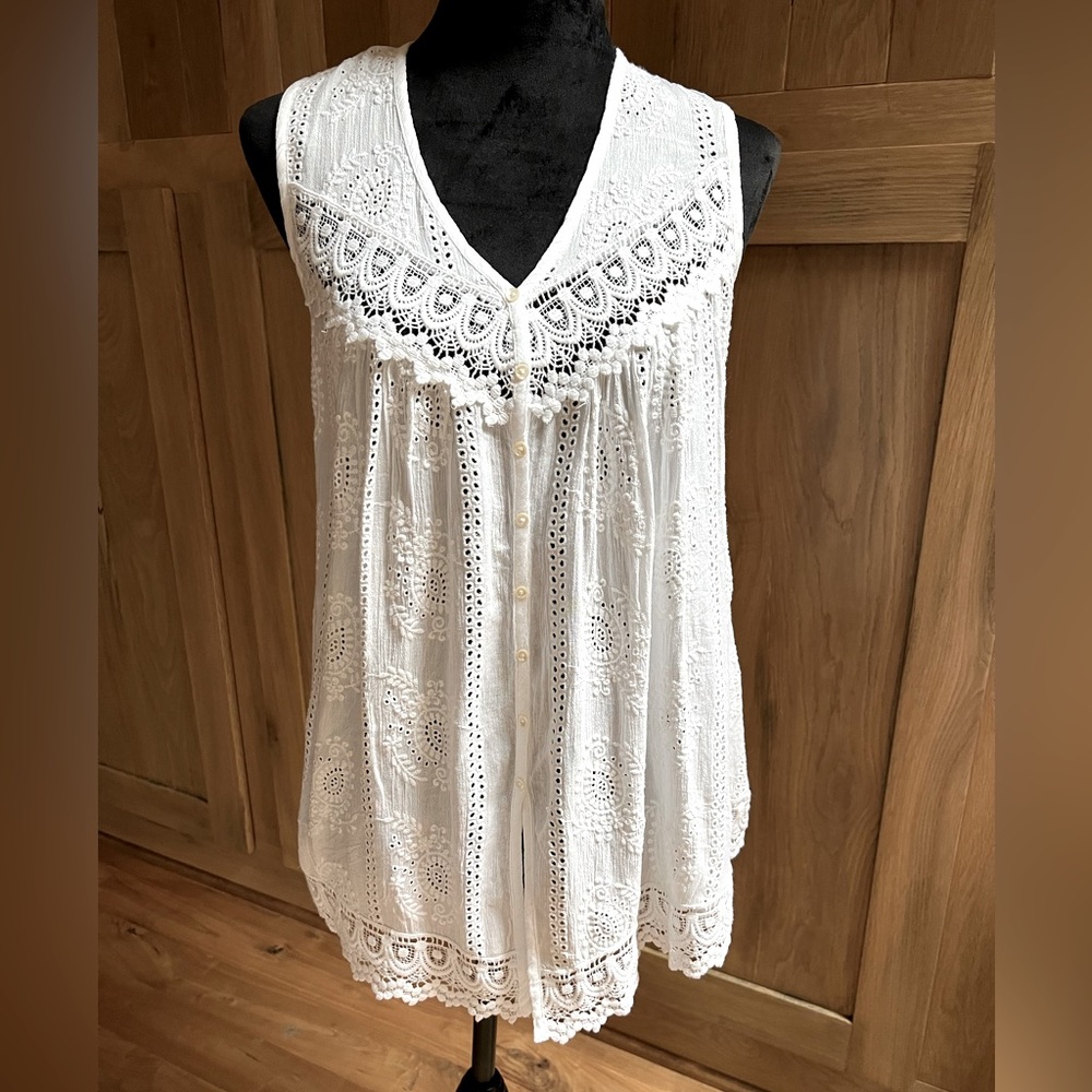 Karen Kane white lace inset, eyelet top